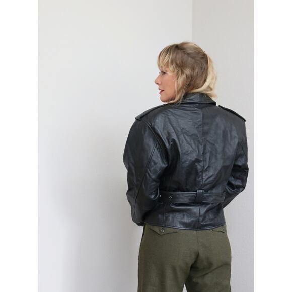 1990's Vintage Black Belted Motorcycle Jacket ~ Women's SM MD LG ~ 90's Biker - Picture 3 of 10